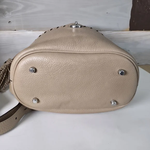 Coach Lora Bucket Bag with Whipstitch Detail in a light taupe - Picture 7 of 16